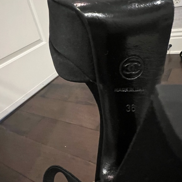 100% authentic Chanel Satin platforms - Picture 3 of 4
